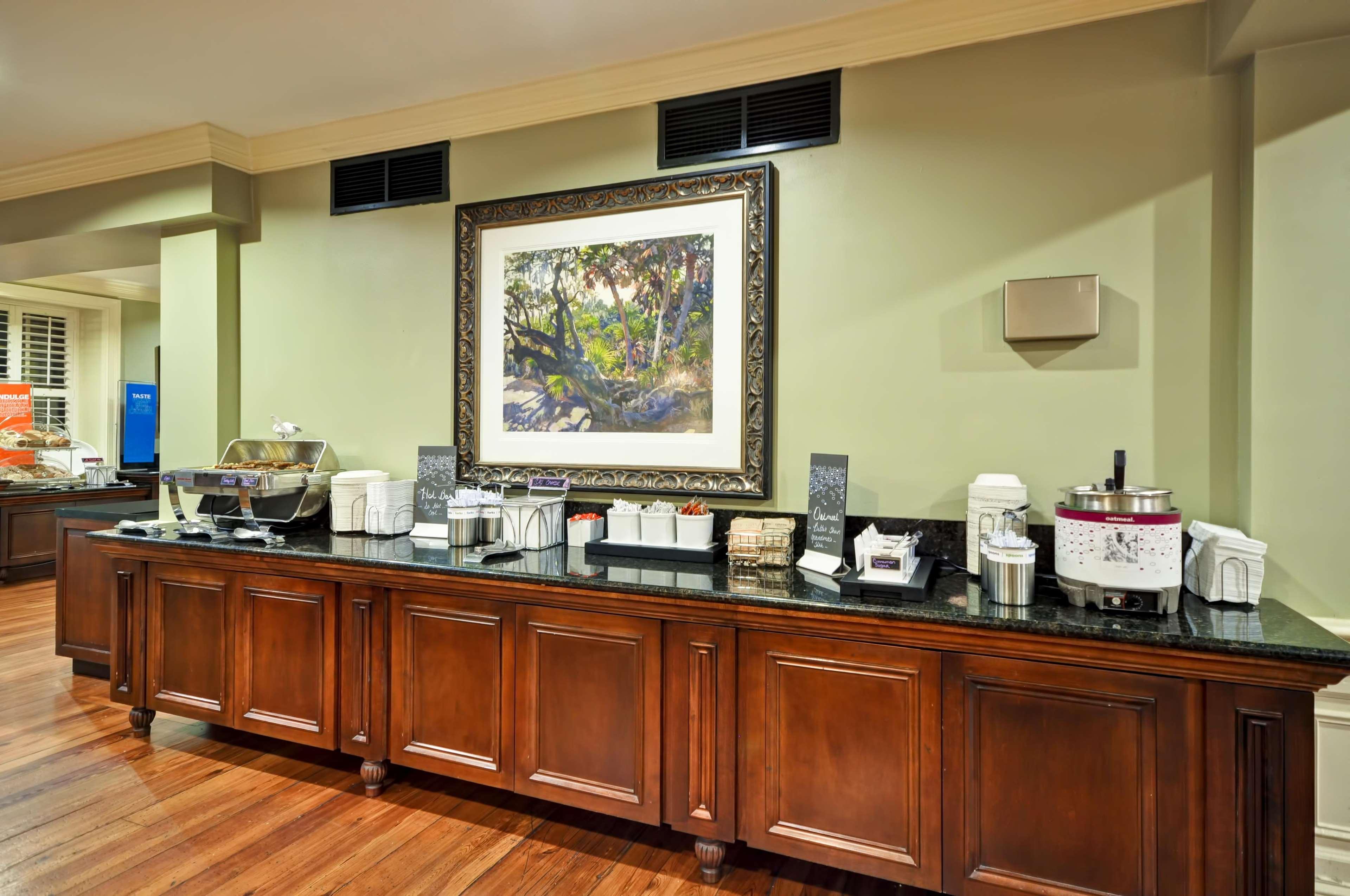 Hampton Inn Charleston-Historic District Екстериор снимка