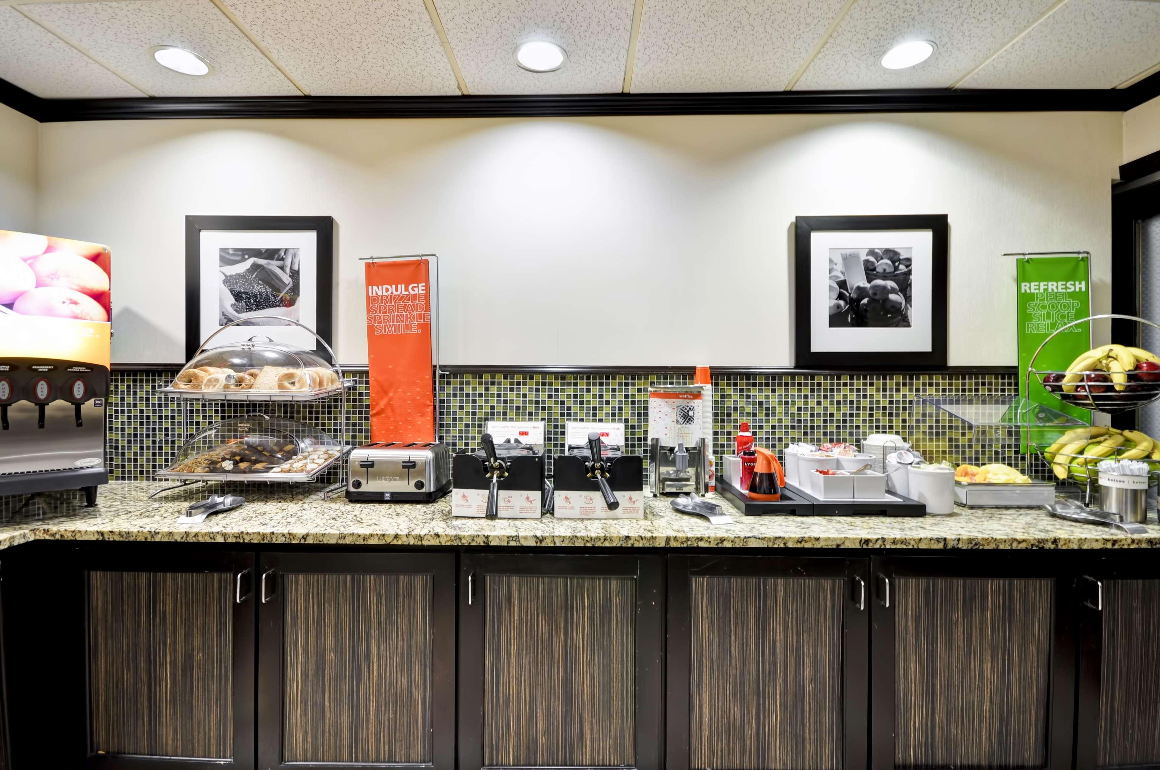 Hampton Inn Charleston-Historic District Екстериор снимка