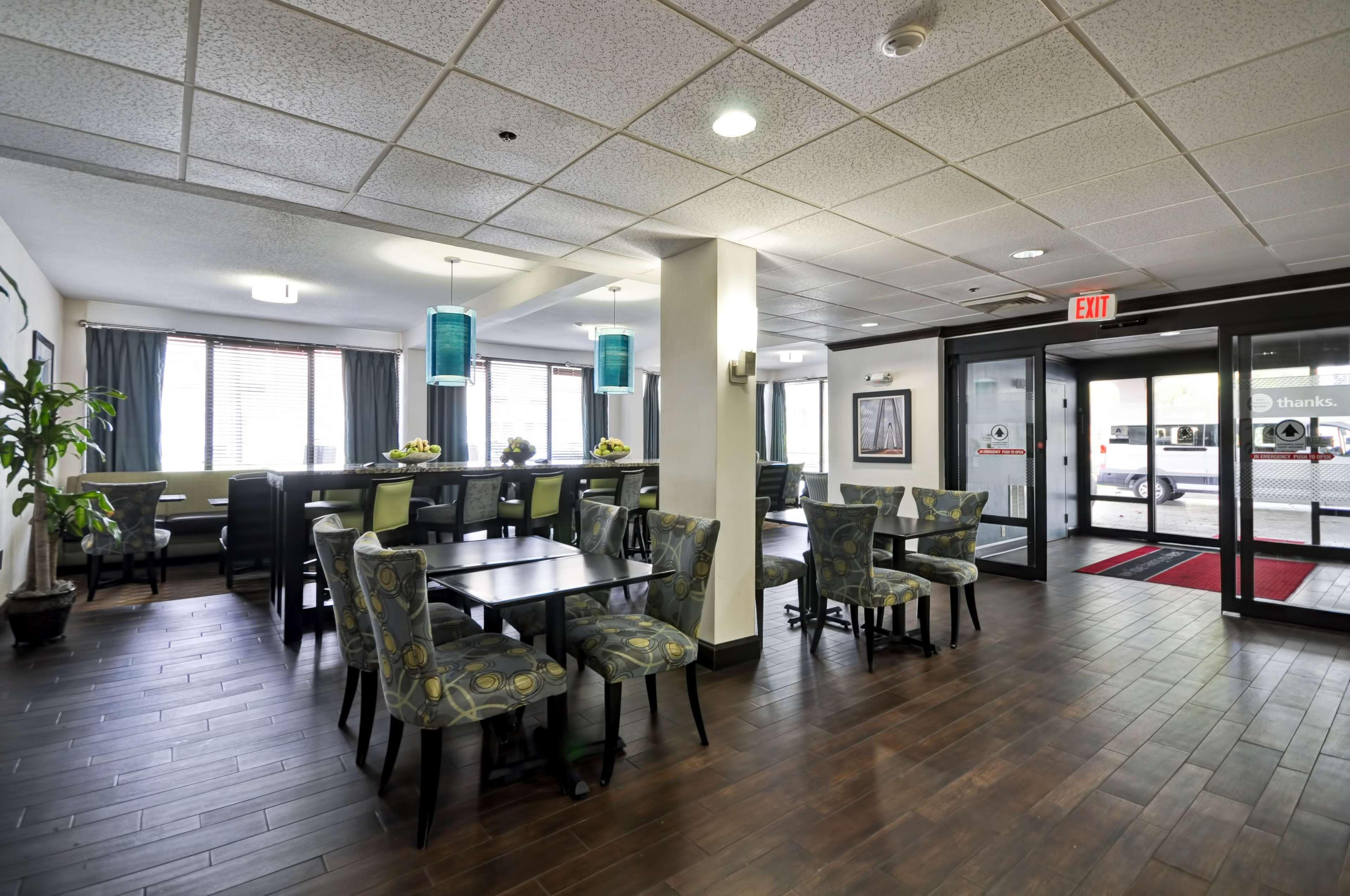 Hampton Inn Charleston-Historic District Екстериор снимка