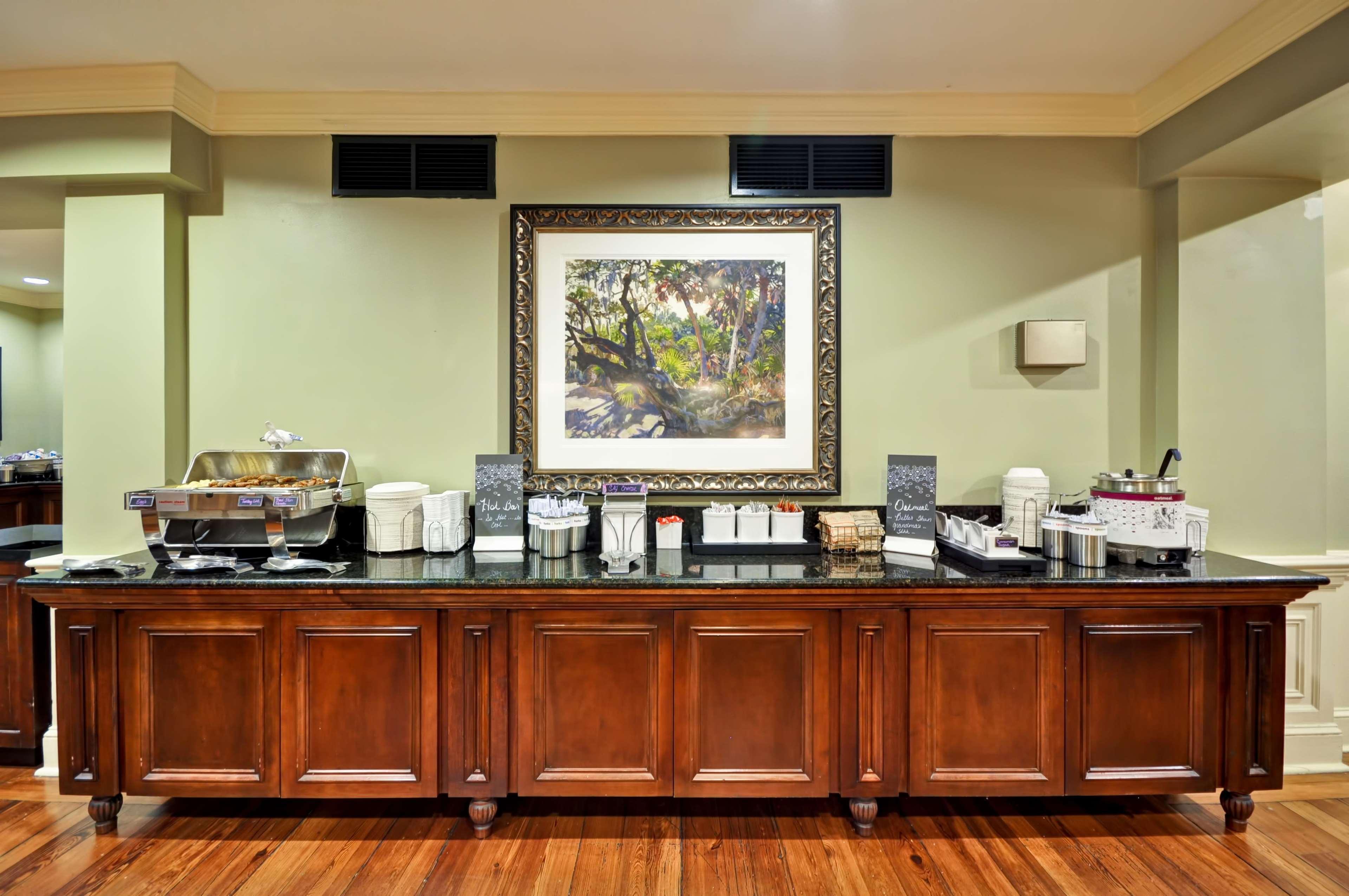 Hampton Inn Charleston-Historic District Екстериор снимка