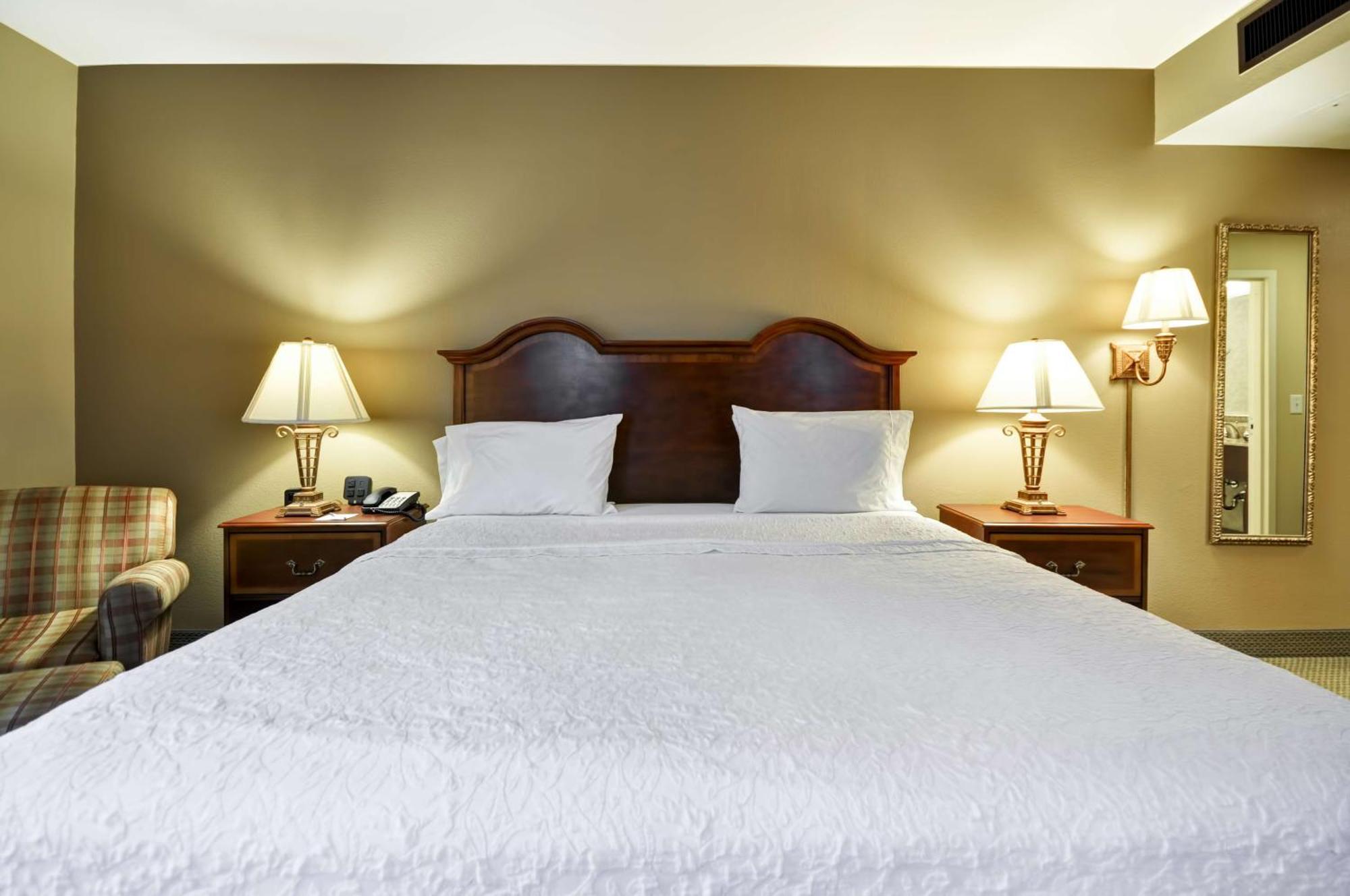 Hampton Inn Charleston-Historic District Екстериор снимка