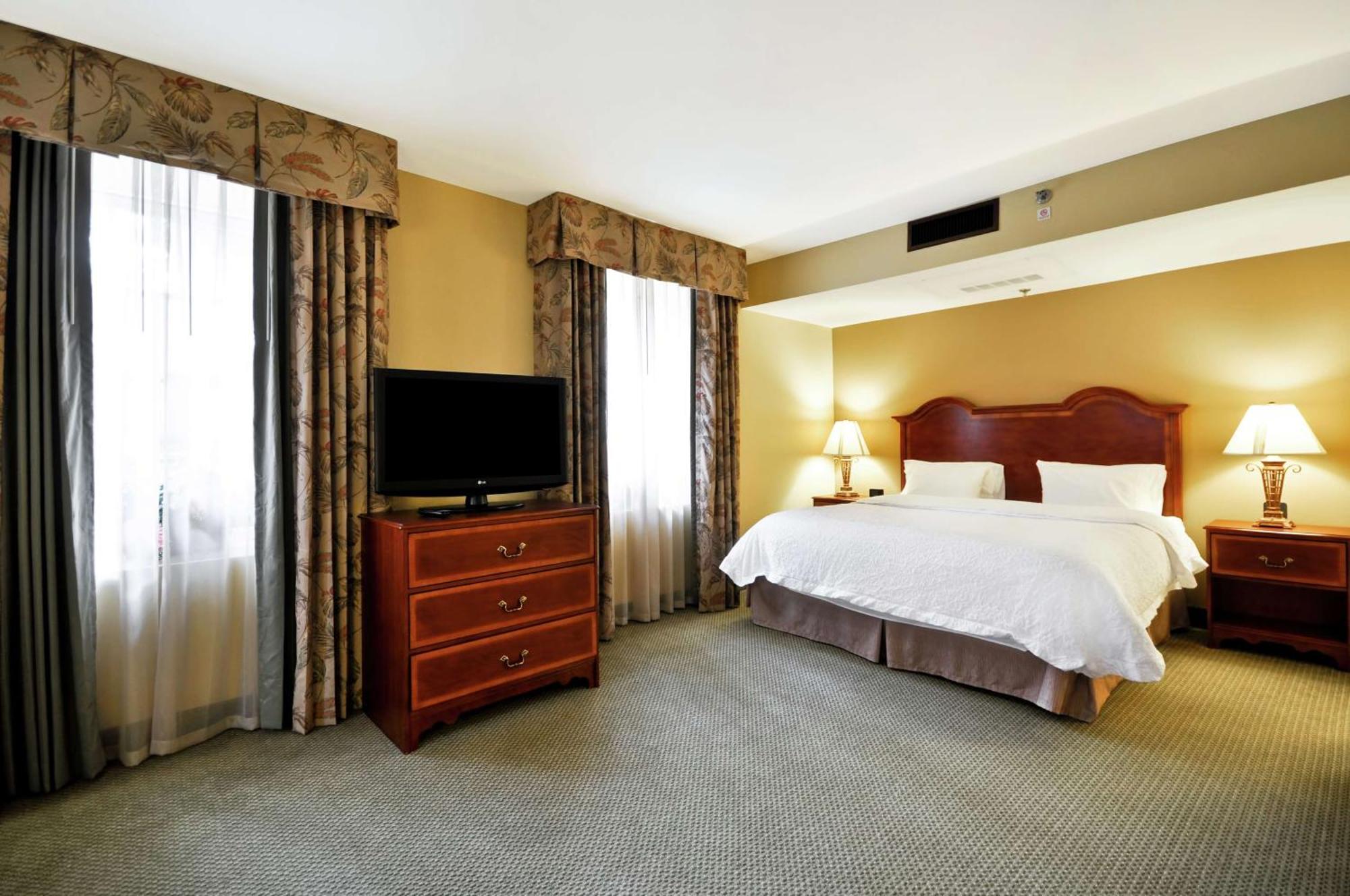 Hampton Inn Charleston-Historic District Екстериор снимка