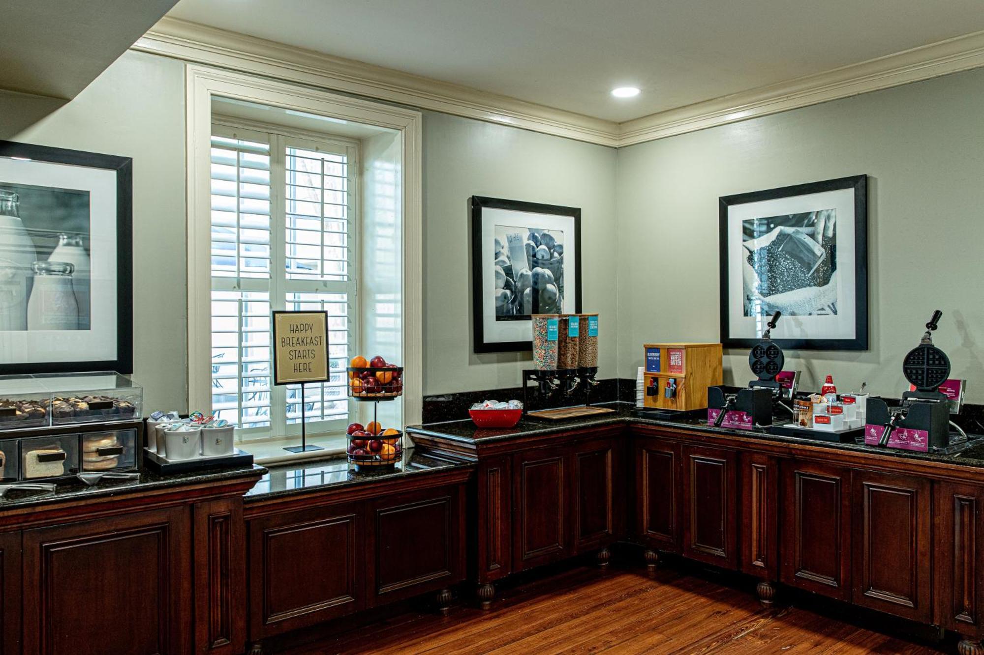 Hampton Inn Charleston-Historic District Екстериор снимка